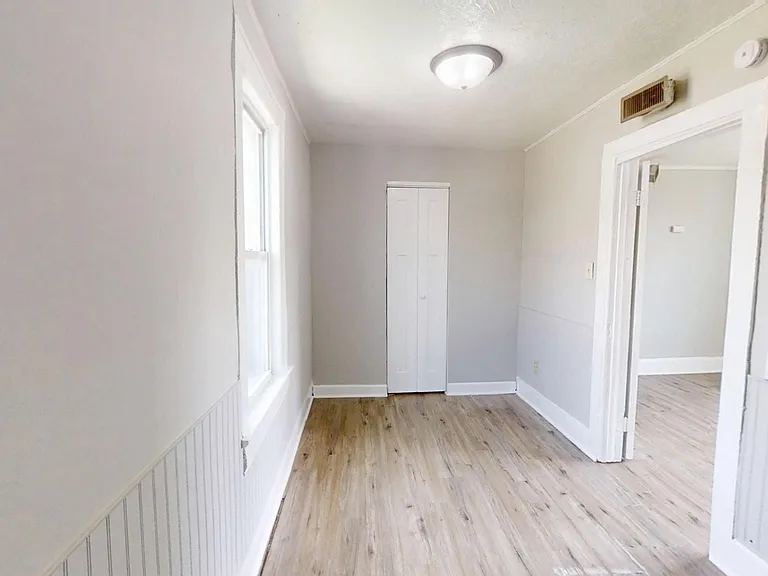 5009 Magoun Ave #D — Photo 9