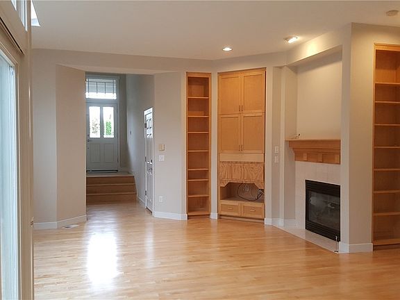 2nd image of 419 3rd Ave S