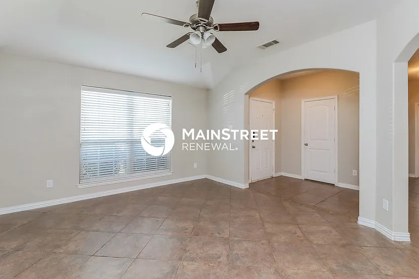 2408 Hawkwood Ct — Photo 4