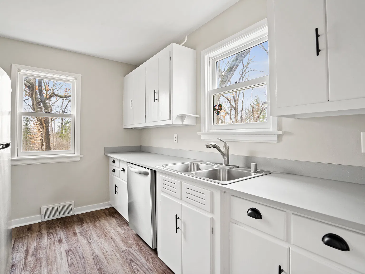 3 bed, 2000 sqft, $3,200 — Photo 3