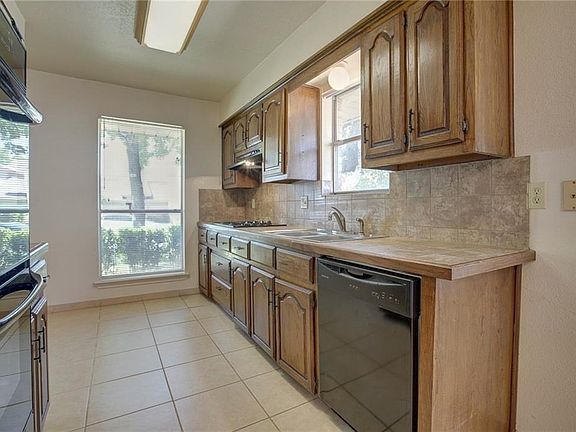 4th image of 1934 Sussex Dr