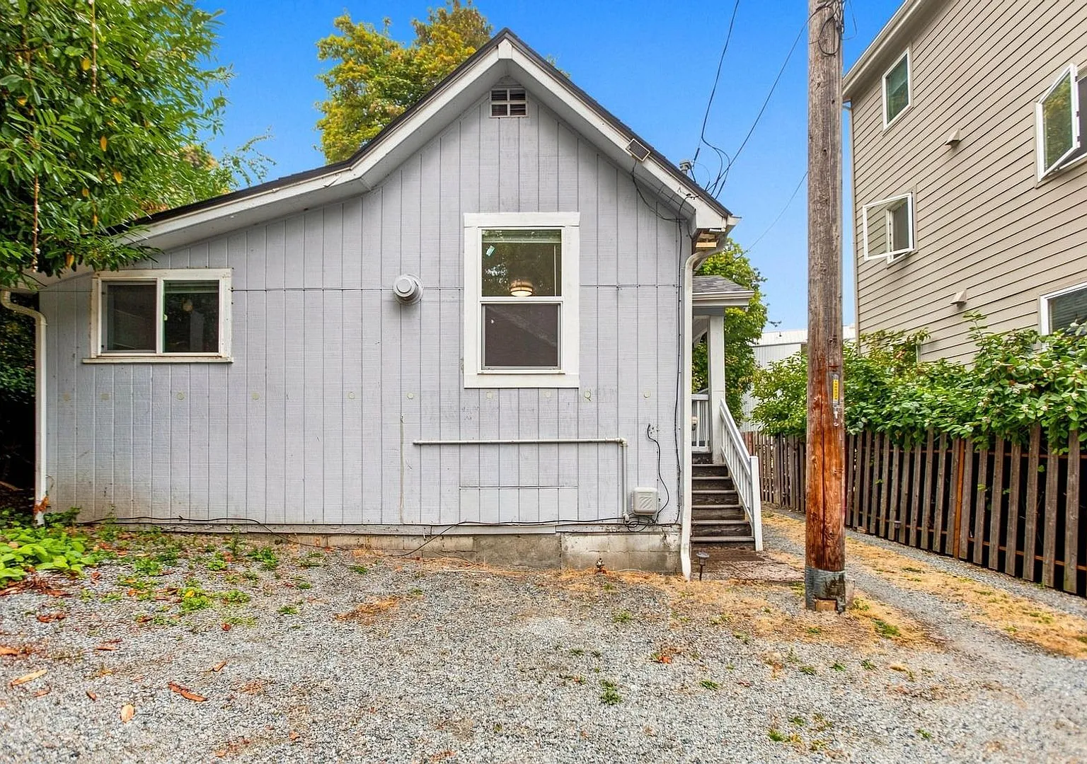 Newly renovated 2 bed 1 bath home in Admiral, West Seattle — Photo 2