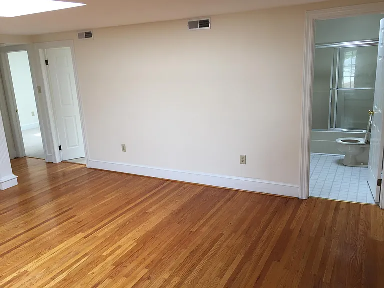 16 E Hartwell Ln #2 — Photo 14