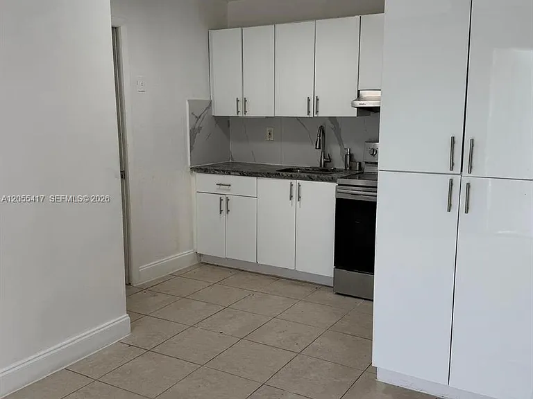 2580 NE 182nd Ter #2580 — Photo 1