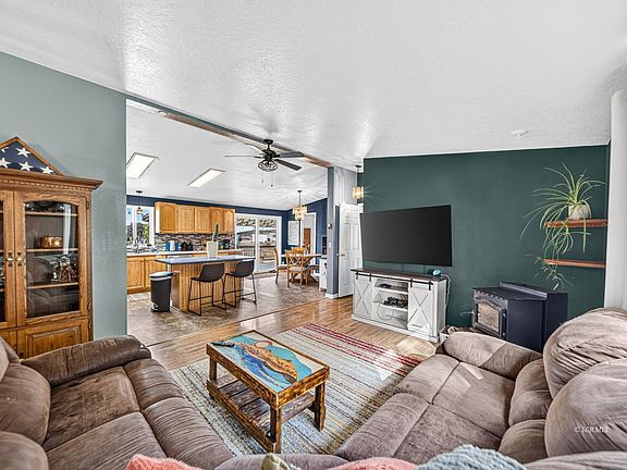 3rd image of 125 Sage Lake Dr