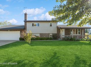 212 E Crestview Ave, Elmhurst, IL 60126