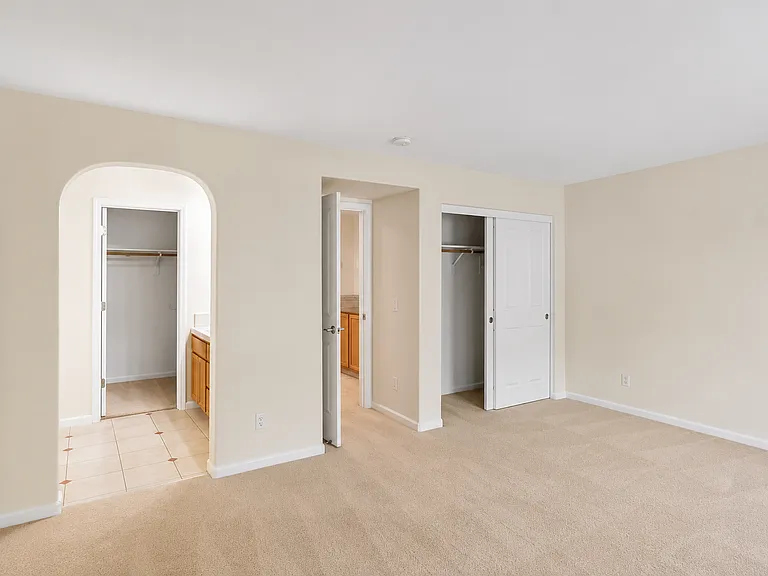 4265 Voltaire St — Photo 9