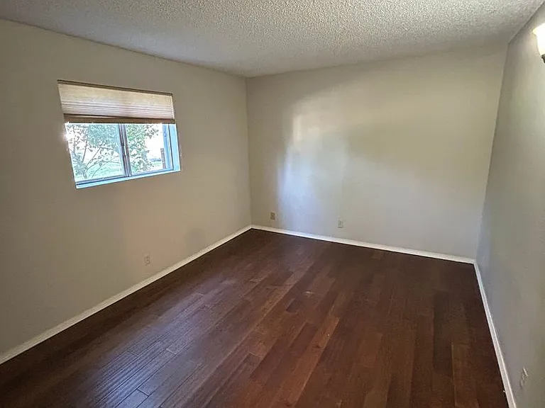 123 NW High St — Photo 19