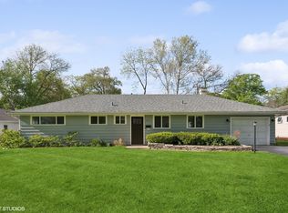 433 Turf Ln, Wheaton, IL 60187