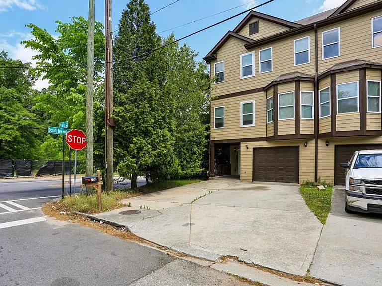 753 Prince Pl NW — Photo 7