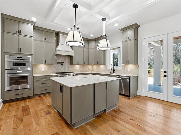5th image of 1696 Dunwoody Pl