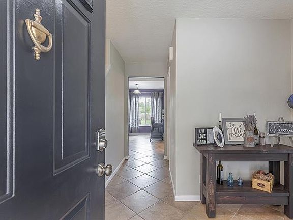 4th image of 44 Harbor Lake Cir