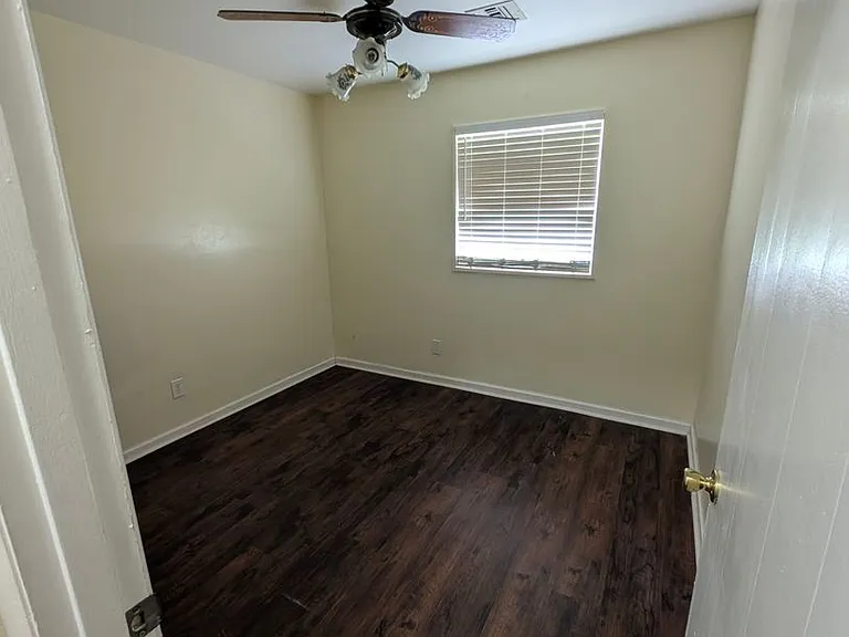 704 Wilshire Rd — Photo 9