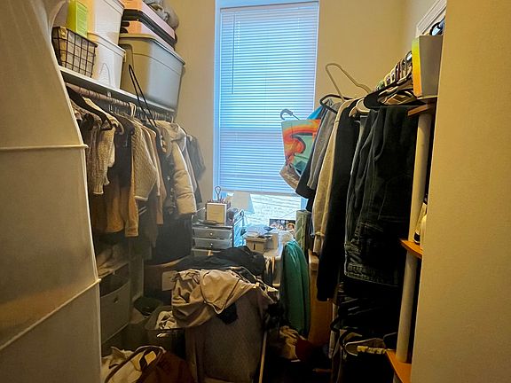 2nd image of 2065 N Hoyne Ave APT 2R