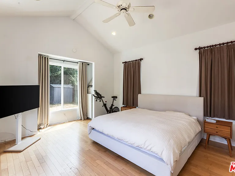 2310 Manning Ave — Photo 24