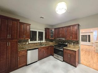 25 Palisade St, Staten Island, NY 10305