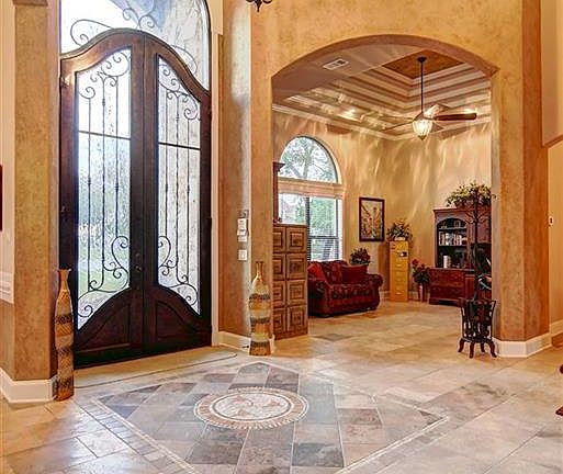 5th image of 8460 Spicewood Springs Rd