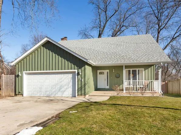 711 Sunny Ln, Barrington, IL 60010
