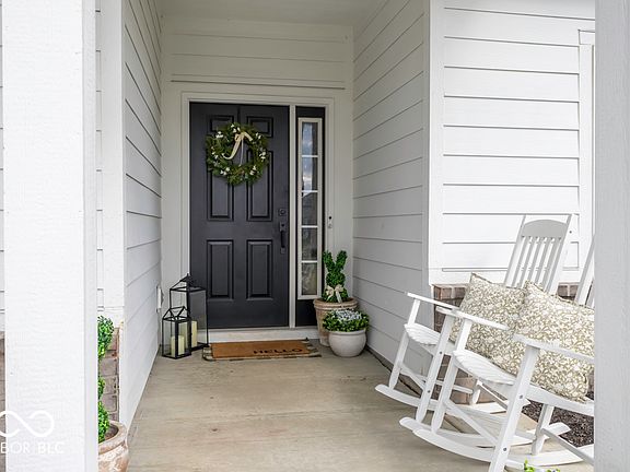 2nd image of 561 Riviera Pl