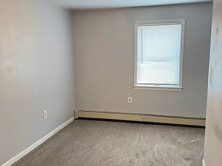 54 Roosevelt St #2 — Photo 8