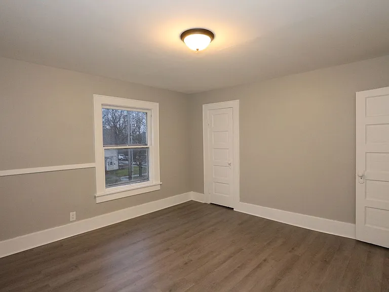 904 E Clinton St — Photo 16
