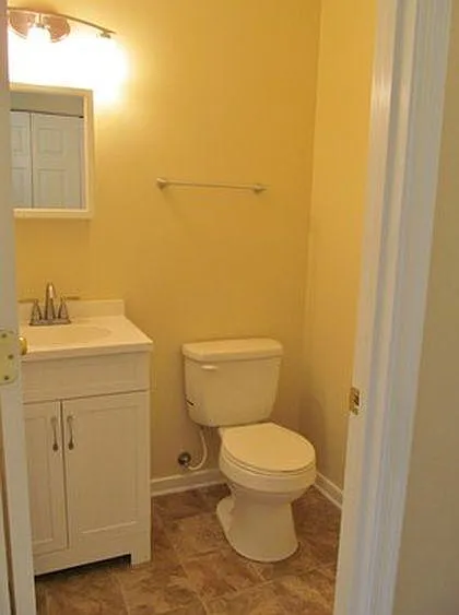 1506 Kemper St — Photo 7