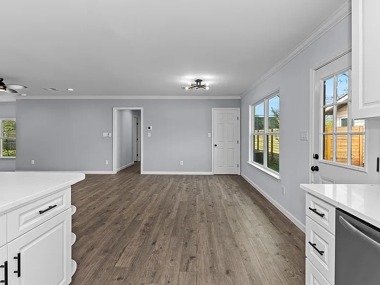 1307 Yorkshire Dr — Photo 24