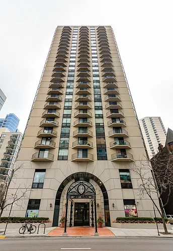 70 W Huron St Photo 1