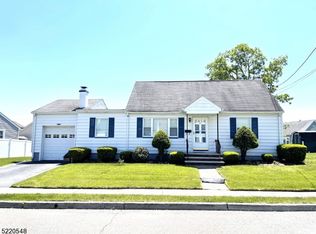 82 Elizabeth Pl, Totowa, NJ