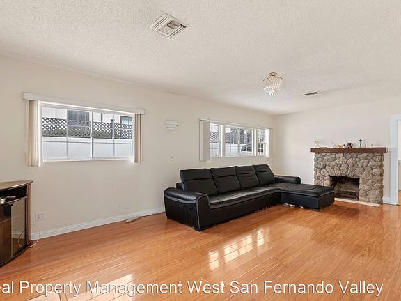 4th image of 350 E Myrtle St