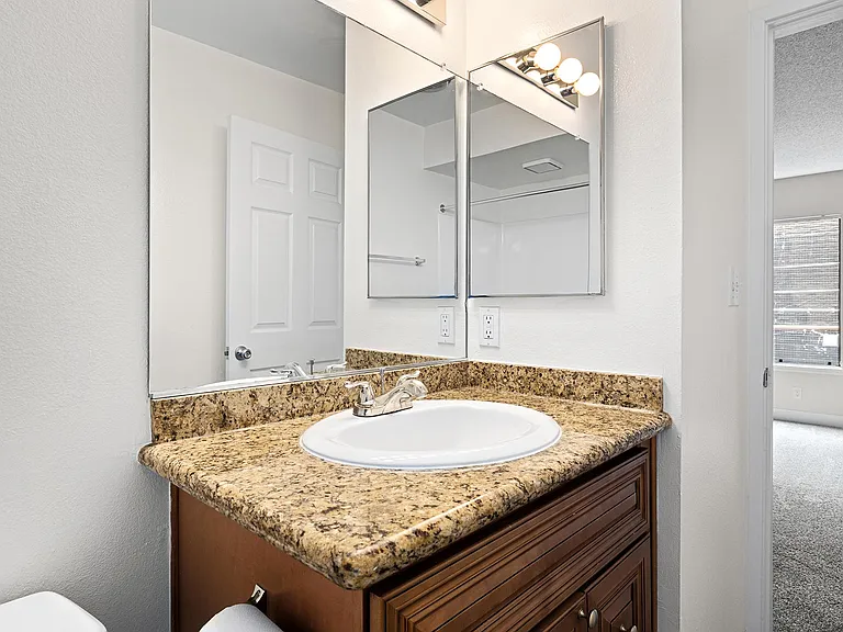Woodland Trio Apartments — Photo 32