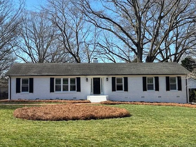 3 bed, 2.0 bath, 2117 sqft, $3,850 — Photo 1
