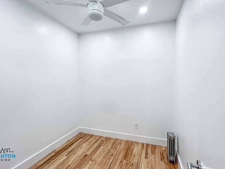 417 E 9th St #6 — Photo 6