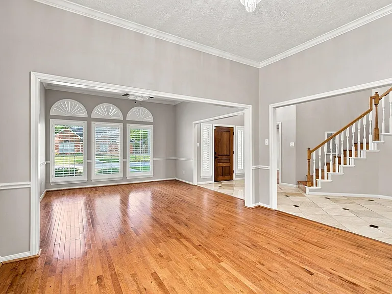 24622 Okehampton Dr — Photo 4