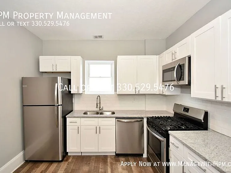 2179 W 11th St #4 — Photo 3