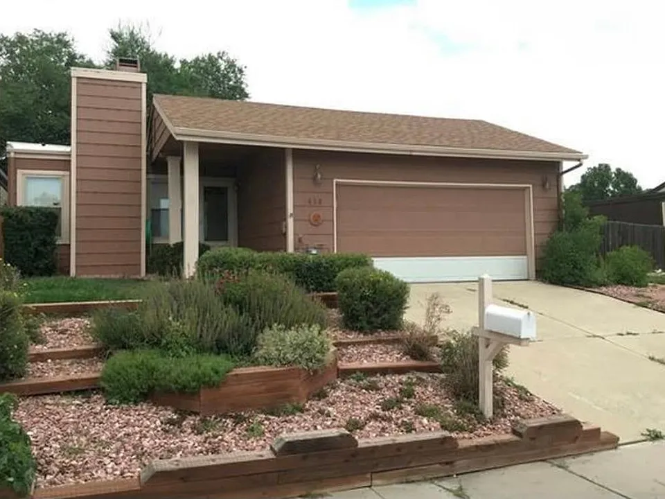858 San Antonio Pl