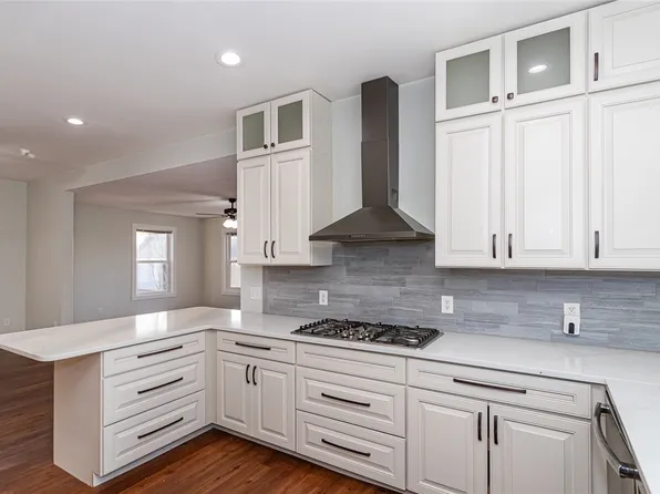 901 S 6th St, Sheldahl, IA 50243