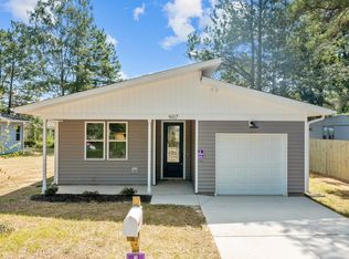 907 East St, Smithfield, NC 27577