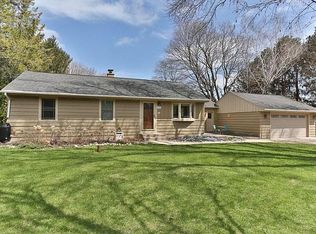11754 N Solar Ave, Mequon, WI 53097