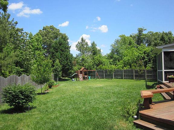 3rd image of 825 Cedarwood Ct