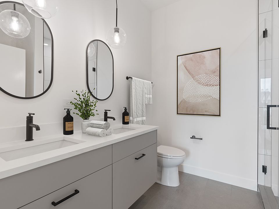 1st image of 3126 N Clybourn Ave #202