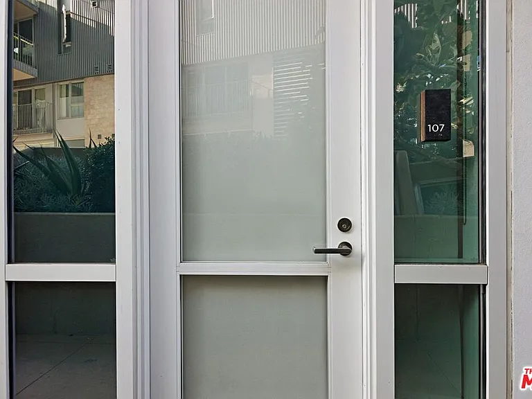 1705 Ocean Ave #107 — Photo 45