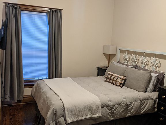 3rd image of 1761-1775 W Wilson Ave #1769-3W