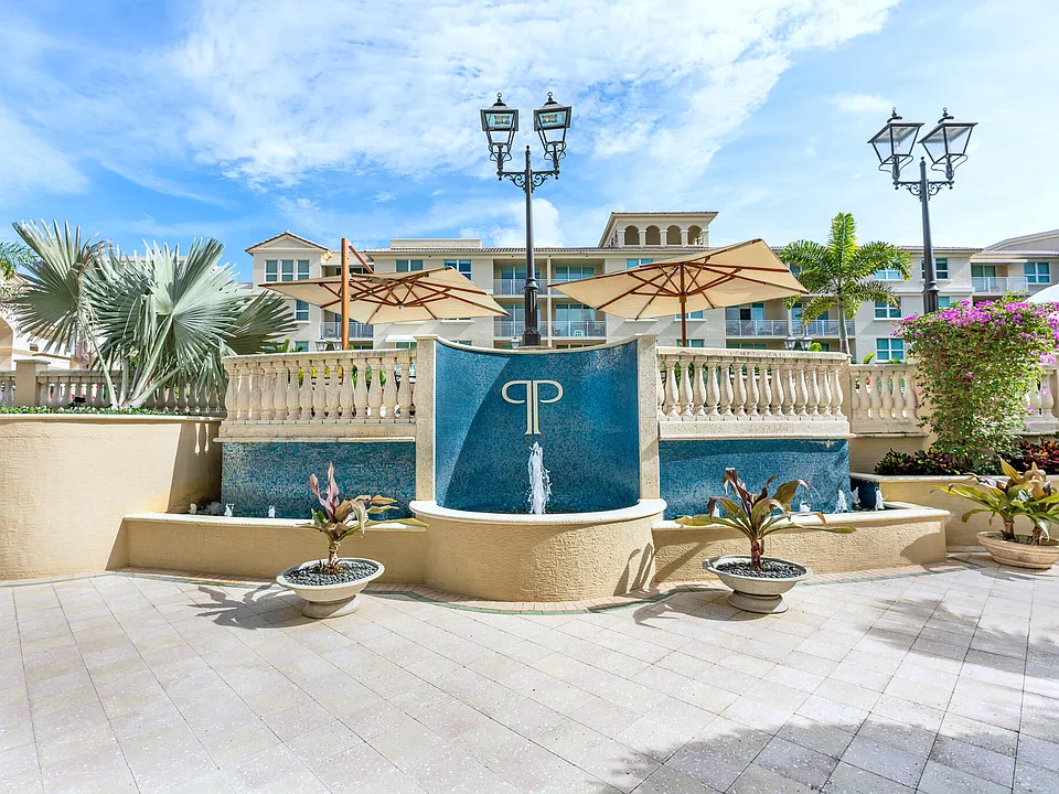 99 Mizner Blvd #802