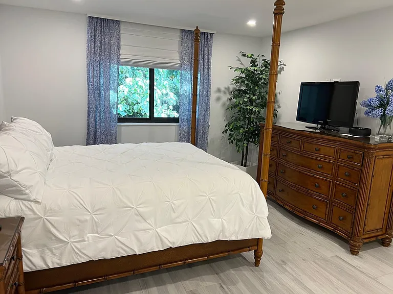 1556 S Ocean Ln #103 — Photo 17