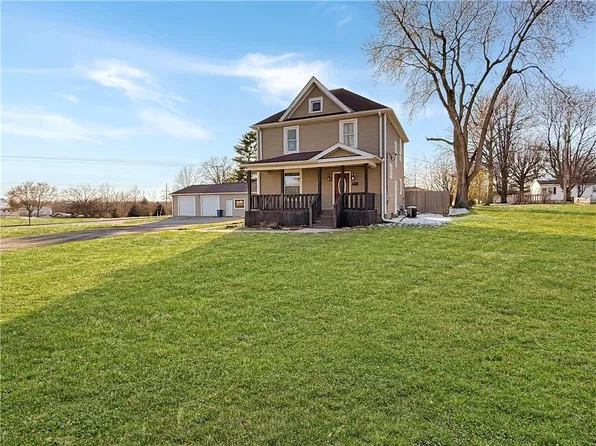 1318 S Saint Louis St, Concordia, MO 64020