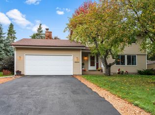 5800 Scenic Heights Dr, Minnetonka, MN 55345