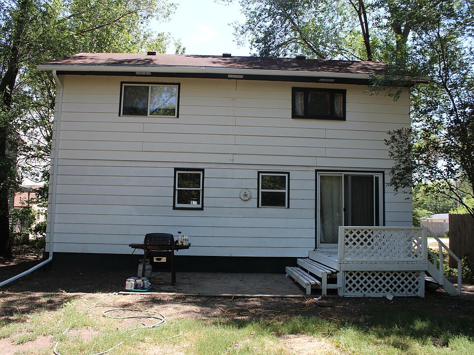 2nd image of 911 3rd Ave NE