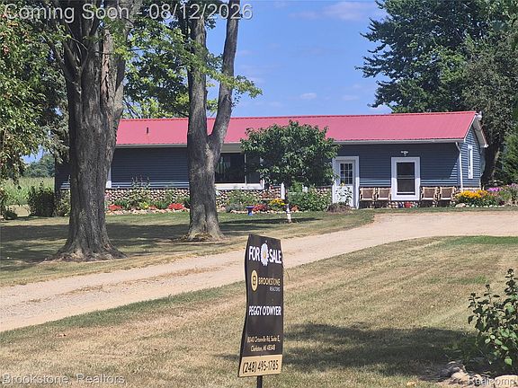2nd image of 8426 Lake Pleasant Rd