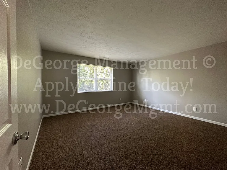 Burdick Estates Apartments — Photo 101